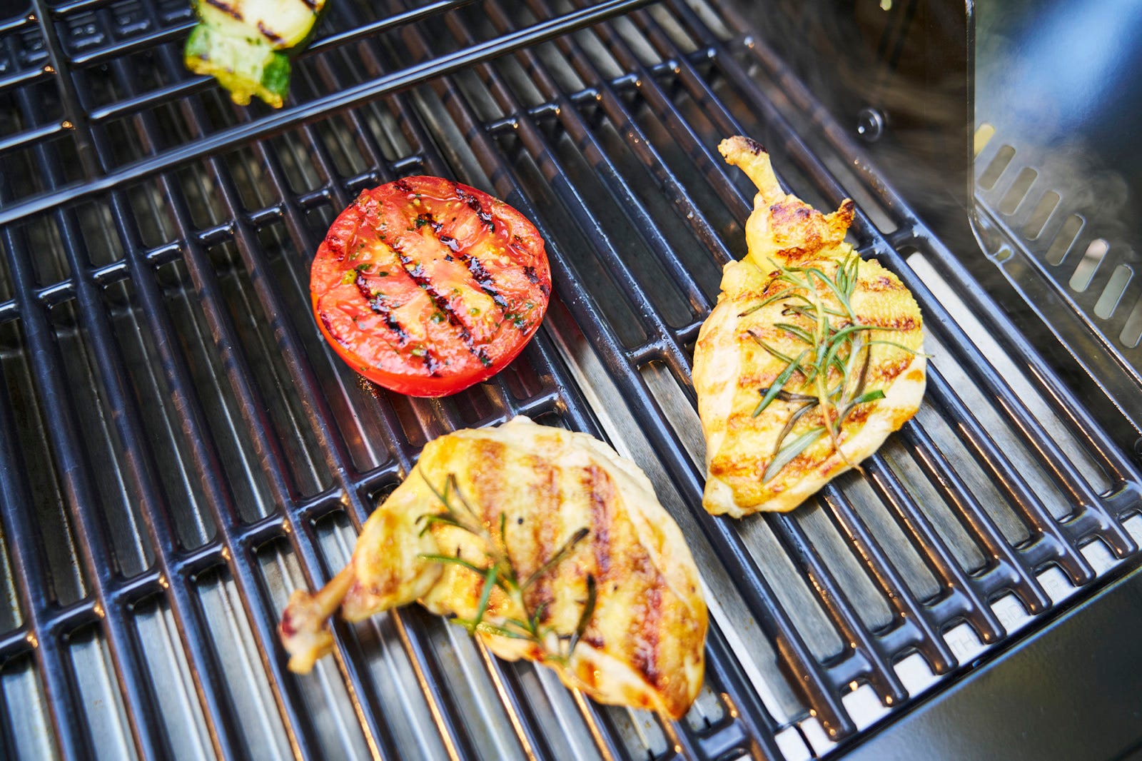Grillriste af porcelænsemaljeret støbejern