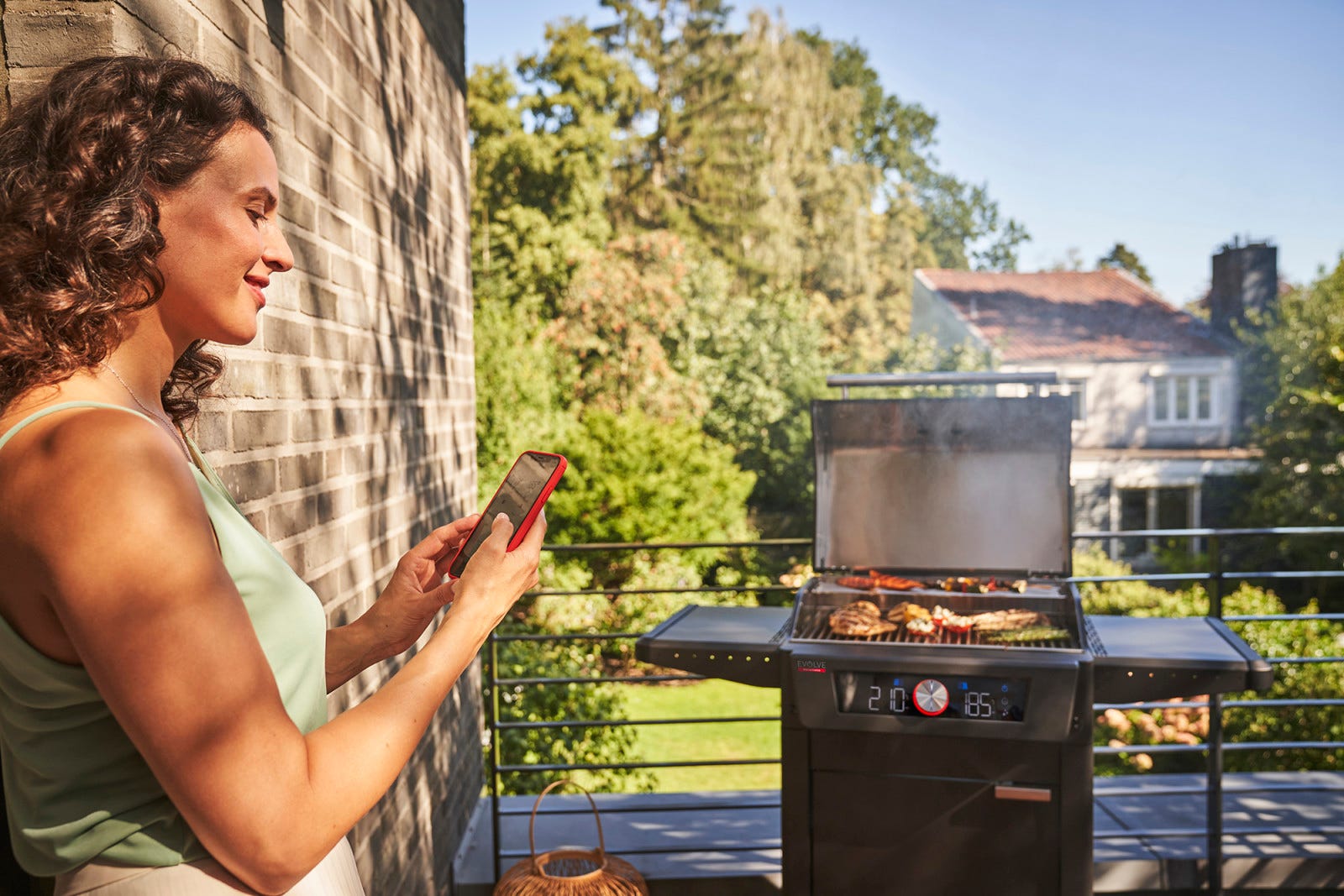Med APP CONTROL kan du slappe af, mens du griller